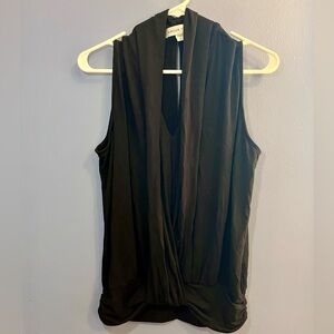 Amour Vert Black Sleeveless Blouse